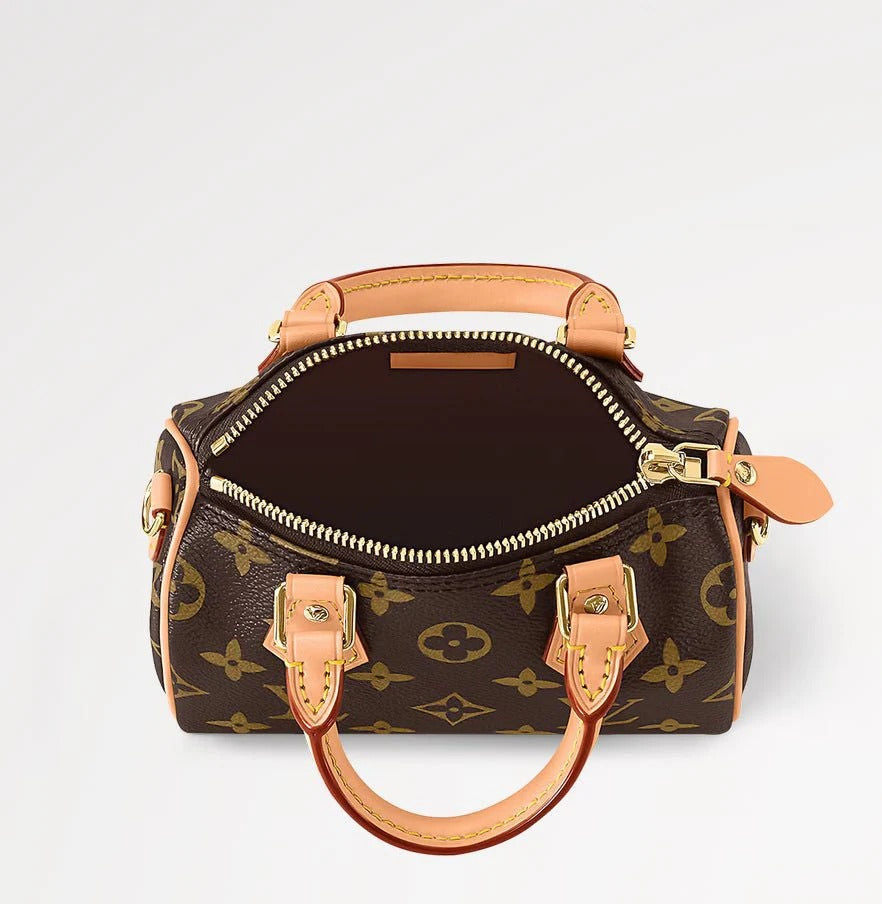 https://ik.imagekit.io/c2dr4dawp/https%3A%2F%2Fcdn.shopify.com%2Fs%2Ffiles%2F1%2F0941%2F5072%2F1860%2Ffiles%2Fimgi_5_lou-nano-tasche_2_ca2579e8-4aa7-4023-b498-3aa37d73a220.jpg%3Fv%3D1777958245?tr=f-jpg
