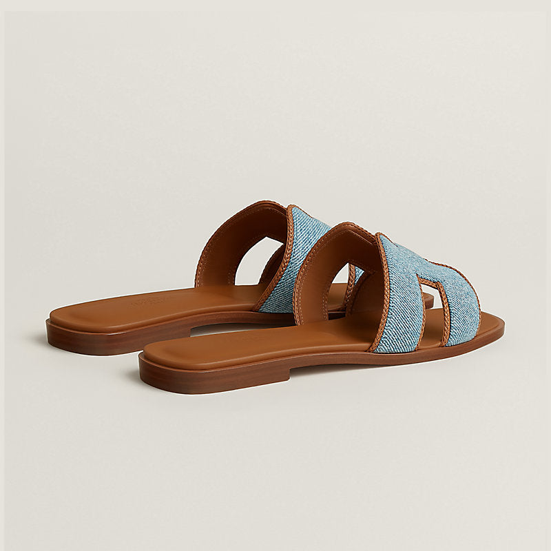 https://assets.hermes.com/is/image/hermesproduct/sandalen-oran--262204Z%20CB-back-wm-5-0-0-800-800_g.jpg
